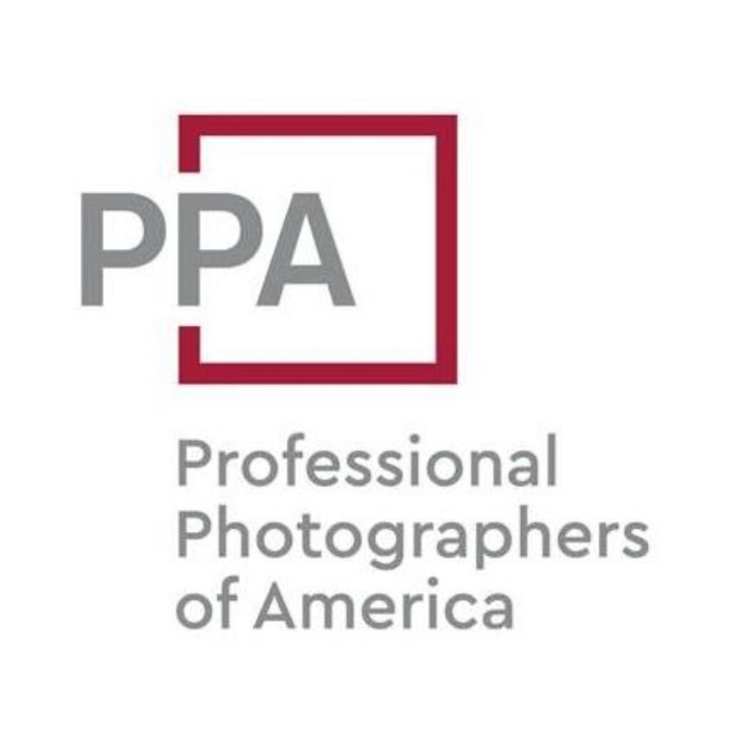 Photographers of America Logo, on the webiste of an accredited portrait photographer in Columbus, Ohio.